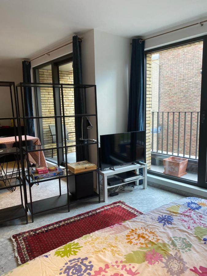 كورترايك Studio Near Shopping K In K New Bright And Central المظهر الخارجي الصورة