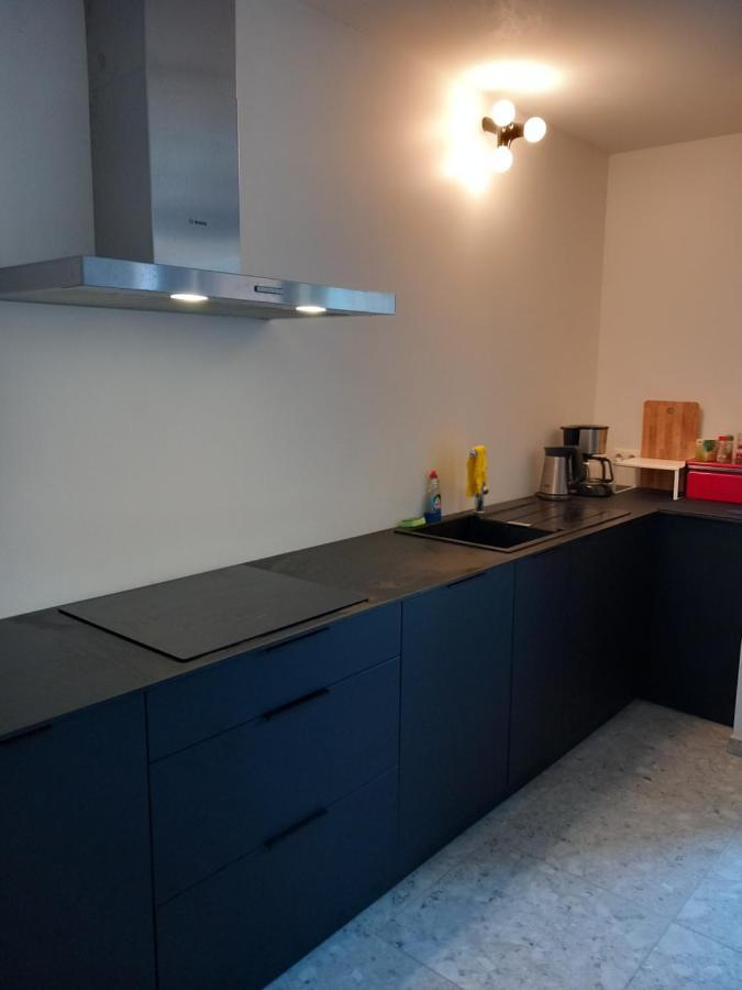 كورترايك Studio Near Shopping K In K New Bright And Central المظهر الخارجي الصورة